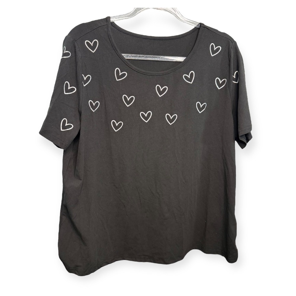 Shein Curve 0XL Black T-Shirt with White Heart Print Short Sleeve Top